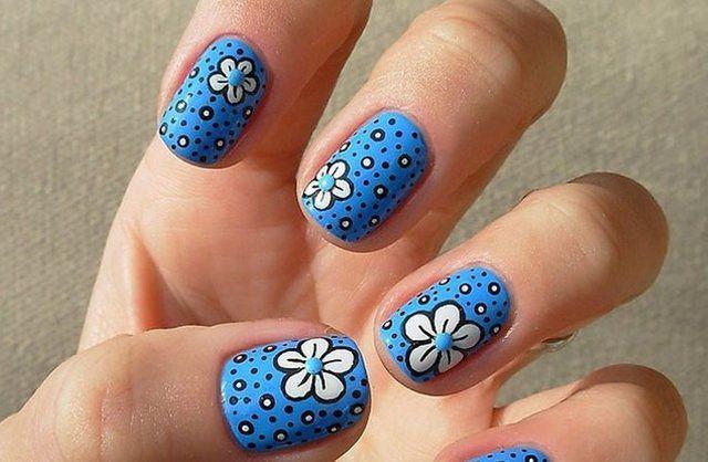รูปภาพ:http://www.fashionlady.in/wp-content/uploads/2016/05/Blue-Flower-Power-Nail-Art.jpg