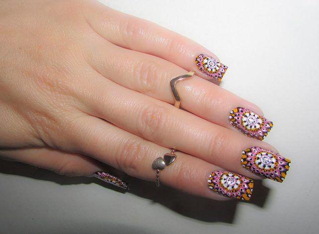 รูปภาพ:http://cdn.fashionisers.com/wp-content/uploads/2016/08/bohemian_ethnic_tribal_nail_art_designs8.jpg