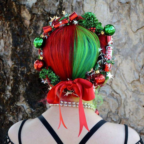 รูปภาพ:http://static.boredpanda.com/blog/wp-content/uploads/2016/12/creative-christmas-hairstyles-41-58468d28e8110-png__605.jpg