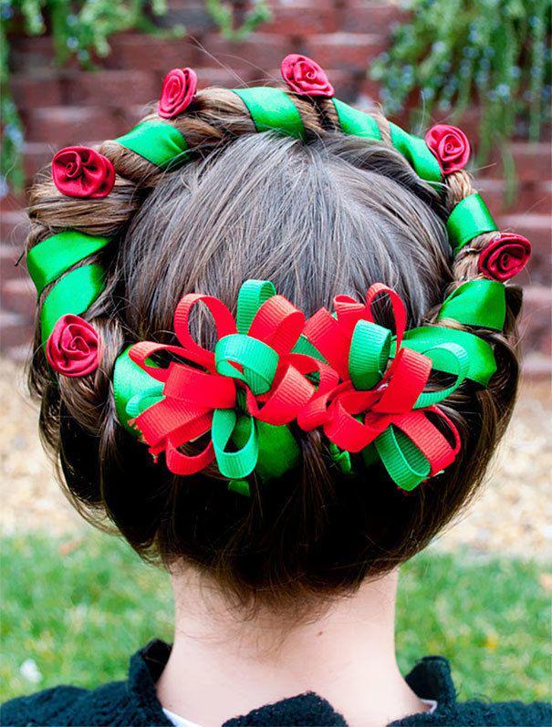 รูปภาพ:http://static.boredpanda.com/blog/wp-content/uploads/2016/12/creative-christmas-hairstyles-13-58468cd3b4ae6__605.jpg