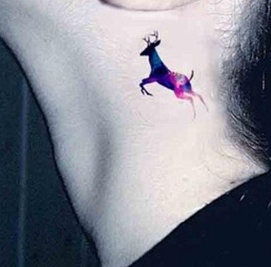 รูปภาพ:http://www.amazingtattooideas.com/wp-content/uploads/2014/12/Amazing-colourful-reindeer-Christmas-tattoo.jpg