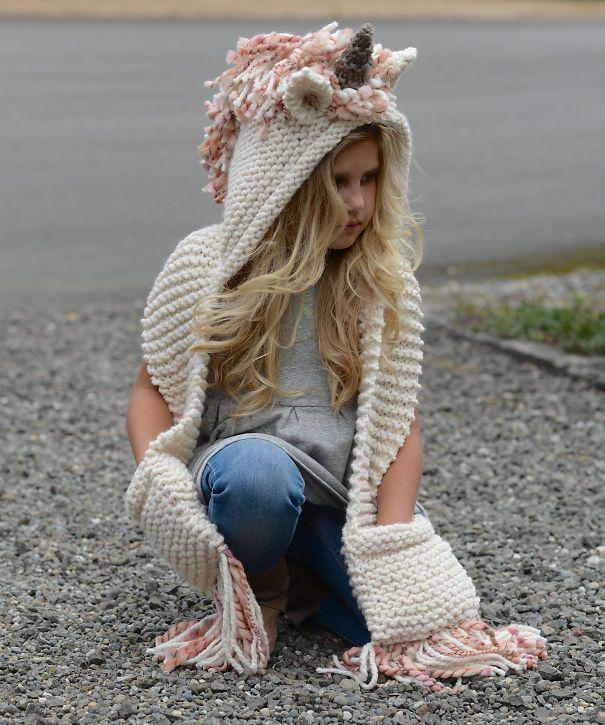 รูปภาพ:http://static.boredpanda.com/blog/wp-content/uploads/2016/11/winter-knit-gift-ideas-keep-warm-hats-mittens-slippers-73-5825c5ad399ce__605.jpg