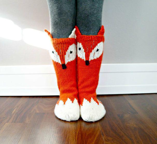 รูปภาพ:http://static.boredpanda.com/blog/wp-content/uploads/2016/11/winter-knit-gift-ideas-keep-warm-hats-mittens-slippers-60-58259e5bbf194__605.jpg
