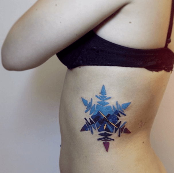 รูปภาพ:http://tattoo-designs.us/photos/wonderful-snowflake-tattoo.png
