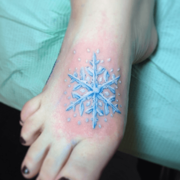 รูปภาพ:http://tattoolot.com/wp-content/uploads/2015/07/snowflake-tattoo-24.png