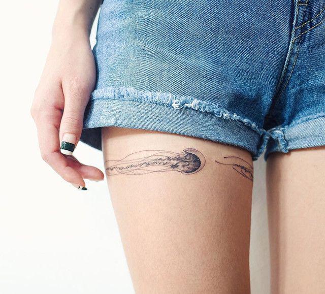 รูปภาพ:http://tattooideas247.com/wp-content/uploads/2016/10/Jellyfish-girls-thigh-tattoo.jpg