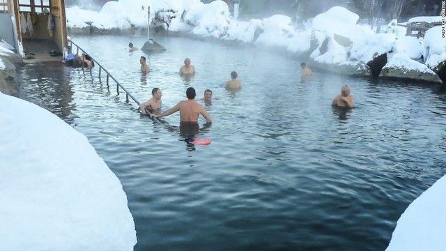 รูปภาพ:http://alaskatours.com/wp-content/uploads/2016/04/alaska-winter-chena-hot-springs-horizontal-large-gallery.jpg