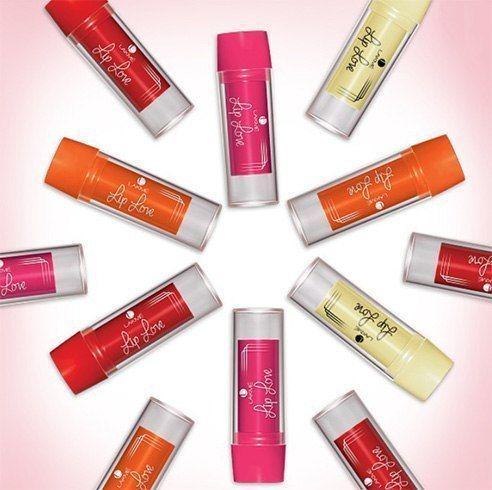 รูปภาพ:http://www.fashionlady.in/wp-content/uploads/2015/12/lakme-lip-love-lip-care.jpg