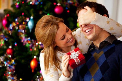 รูปภาพ:http://mymerrychristmas.com/x/wp-content/uploads/2014/11/Christmas-gifts-for-your-husband.jpg