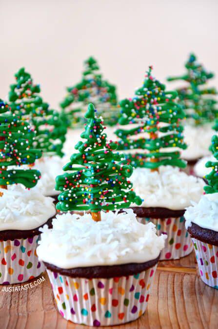 รูปภาพ:http://ghk.h-cdn.co/assets/15/35/1440702417-christmas-tree-cupcake-recipe.jpg
