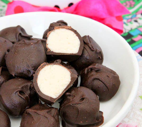 รูปภาพ:http://cdn.averiecooks.com/wp-content/uploads/2011/04/truffles-12.jpg