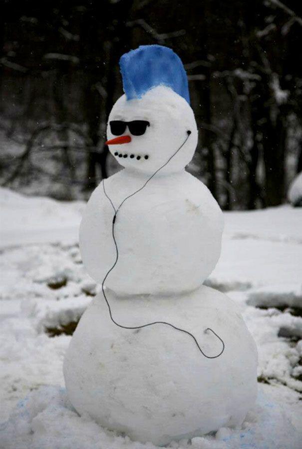 รูปภาพ:http://static.boredpanda.com/blog/wp-content/uploads/2016/12/creative-snowman-ideas-58-5853f14ee7ae9__605.jpg