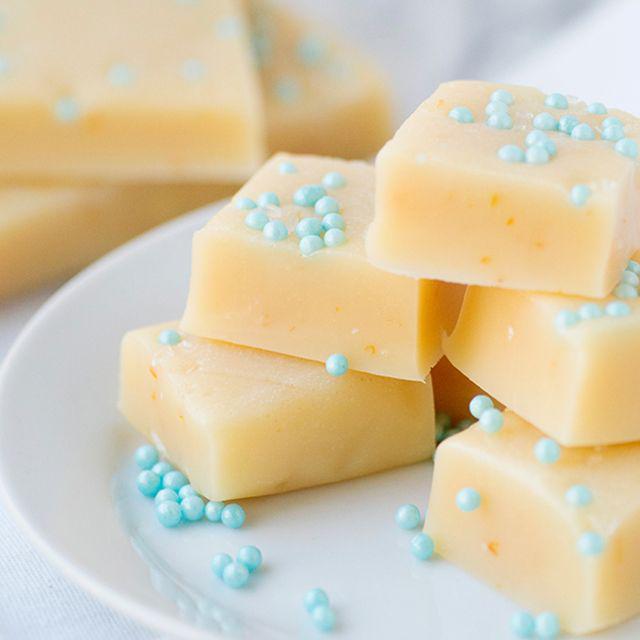 ตัวอย่าง ภาพหน้าปก:'Snowflake Fudge' ขนมหวานสุดเริ่ด อร่อยนุ่มนิ่มแบบไม่พึ่งเตาอบ ต้อนรับคริสต์มาส