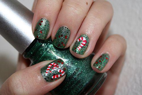 รูปภาพ:http://3.bp.blogspot.com/-YORvP3g03RY/TuYebc3tgBI/AAAAAAAAWxY/AqW7ehjvx9w/s1600/GREEN+Christmas+nails+%25284%2529.jpg