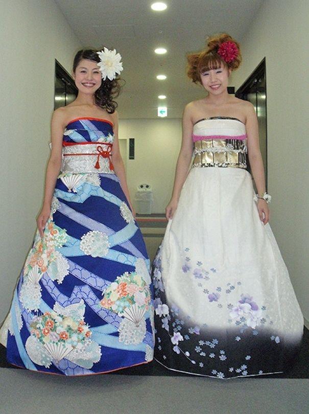 รูปภาพ:http://static.boredpanda.com/blog/wp-content/uploads/2016/12/furisode-kimono-wedding-dress-japan-37-585a3945ab349__605.jpg