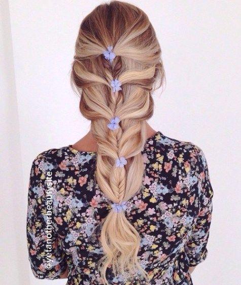 รูปภาพ:http://i1.wp.com/therighthairstyles.com/wp-content/uploads/2016/12/2-fishtail-for-mermaid-braid.jpg?zoom=1.25&resize=500%2C592