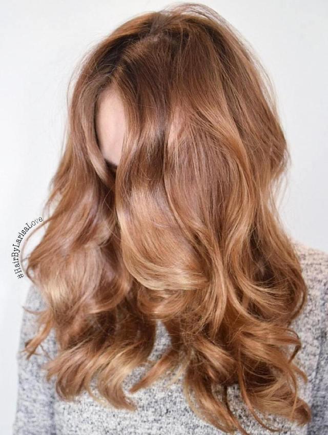 รูปภาพ:http://i0.wp.com/therighthairstyles.com/wp-content/uploads/2014/07/6-brown-hair-with-strawberry-blonde-balayage.jpg