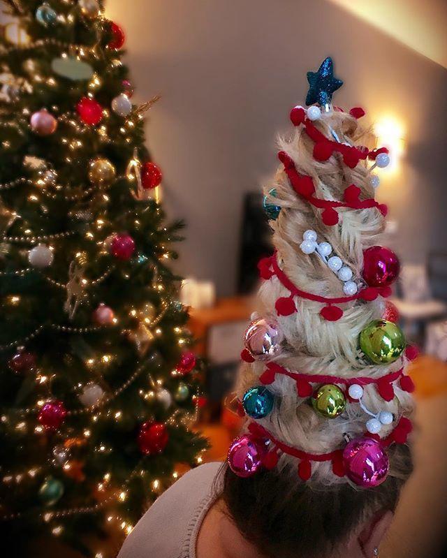 รูปภาพ:https://www.instagram.com/p/BOKYQf6gO0c/?tagged=christmastreehair