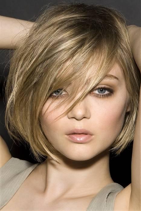รูปภาพ:http://www.ukhairdressers.com/style/hairstyles/9308/Trevor%20Sorbie-medium-blonde-straight-hairstyles.jpg
