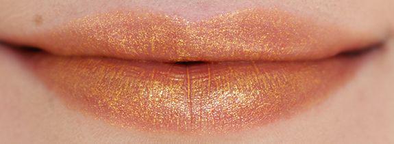 รูปภาพ:http://veracamilla.nl/wp-content/uploads/loreal_gold_obsession_lipstick15.jpg