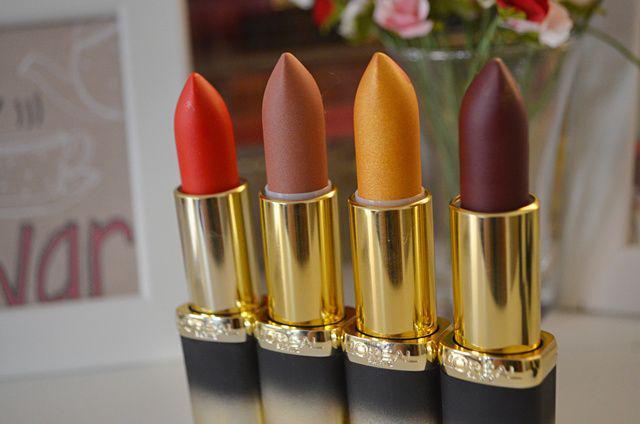 รูปภาพ:http://www.irenevanguin.com/wp-content/uploads/2016/10/loreal-makeup-goldobsession-topcoat-lipstick-pure-gold-nude-rouge-pink-swatches-lippenstift-irenevanguin.jpg