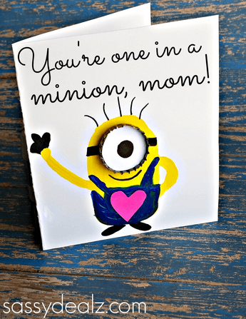 รูปภาพ:http://www.sassydealz.com/wp-content/uploads/2014/05/one-in-a-minion-mothers-day-card.png