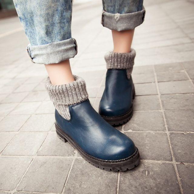 รูปภาพ:https://ae01.alicdn.com/kf/HTB1uy88JXXXXXbdXpXXq6xXFXXX0/New-fashionable-autumn-and-winter-shoes-women-low-heel-women-leather-ankle-boots-heel-blue-and.jpg_640x640.jpg