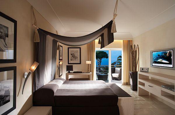 รูปภาพ:http://cdn.freshome.com/wp-content/uploads/2013/11/Canopy-beds-For-the-Modern-Bedroom-Freshome-211.jpg
