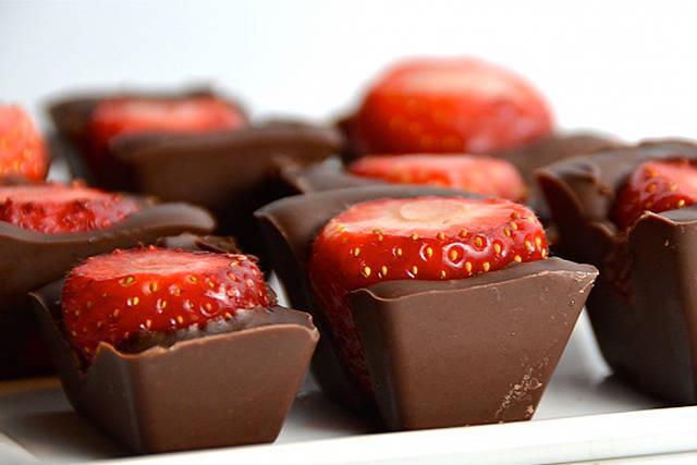 รูปภาพ:http://www.healthdesigns.com/wp/wp-content/uploads/2015/02/frozen-chocolate-strawberries.jpg