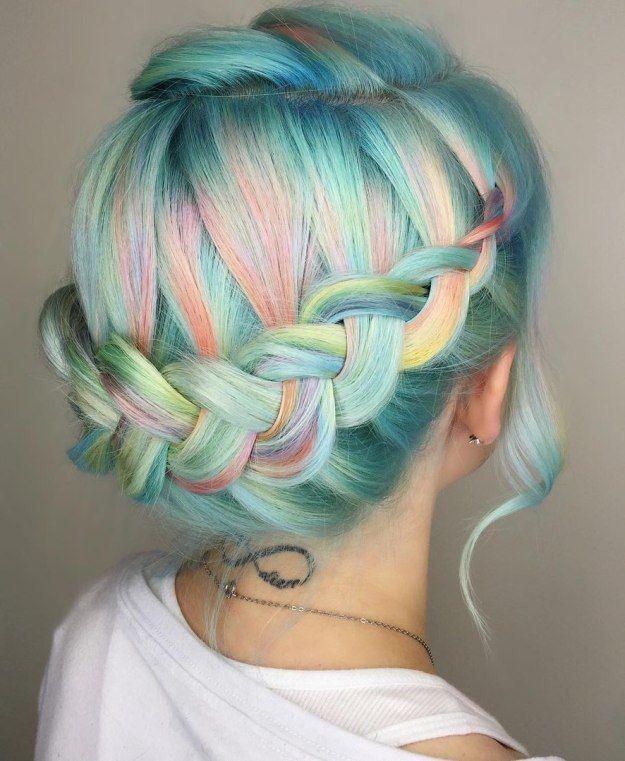 รูปภาพ:http://i1.wp.com/therighthairstyles.com/wp-content/uploads/2017/01/6-pastel-turquoise-hair-with-highlights.jpg?zoom=1.25&resize=500%2C609