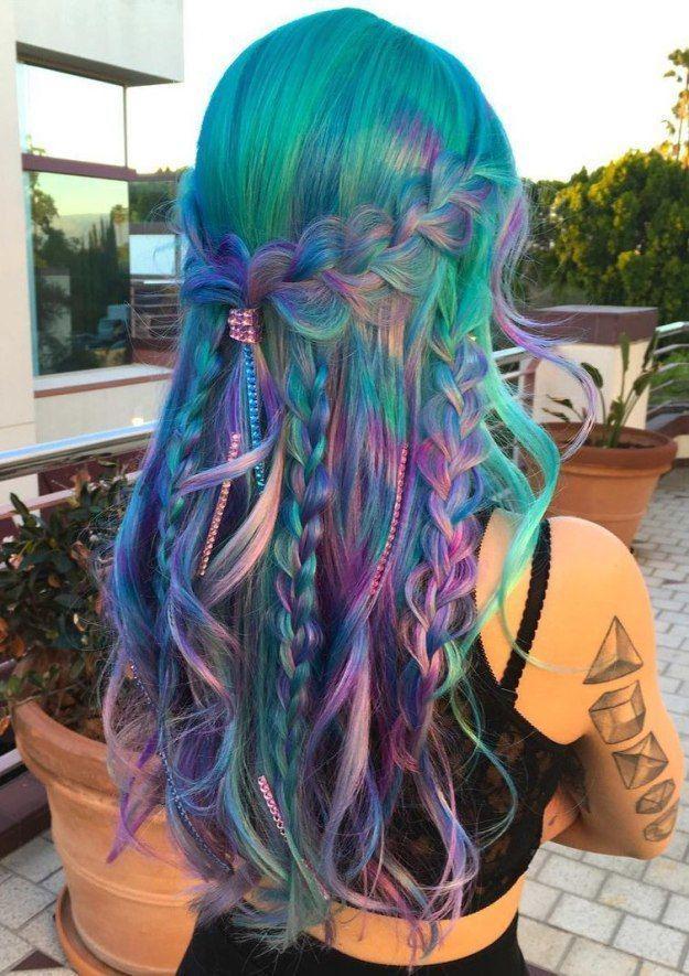 รูปภาพ:http://i1.wp.com/therighthairstyles.com/wp-content/uploads/2017/01/11-turquoise-hair-with-pink-and-purple-highlights.jpg?zoom=1.25&resize=500%2C708