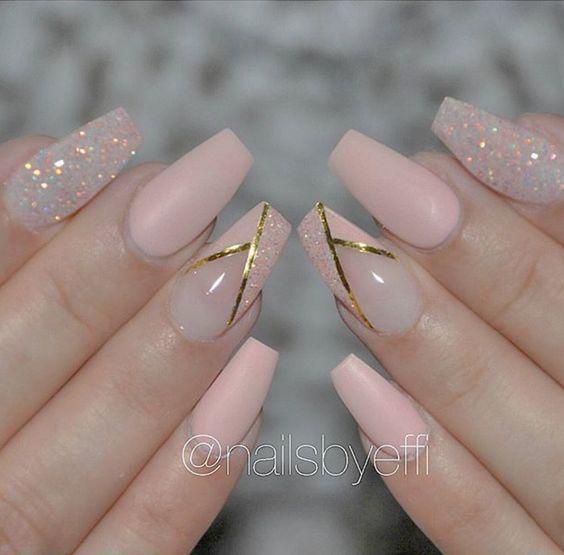 รูปภาพ:http://www.himisspuff.com/wp-content/uploads/2016/11/Nude-Glitter-Wedding-Nails-for-Brides-56.jpg