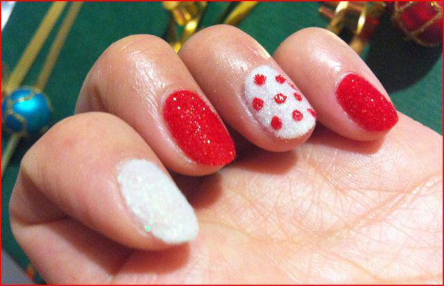 รูปภาพ:http://womandot.com/wp-content/uploads/2014/09/DIY-Velvet-Nails-Christmas-Style-Helen-Helz-Nguyen-5.jpg
