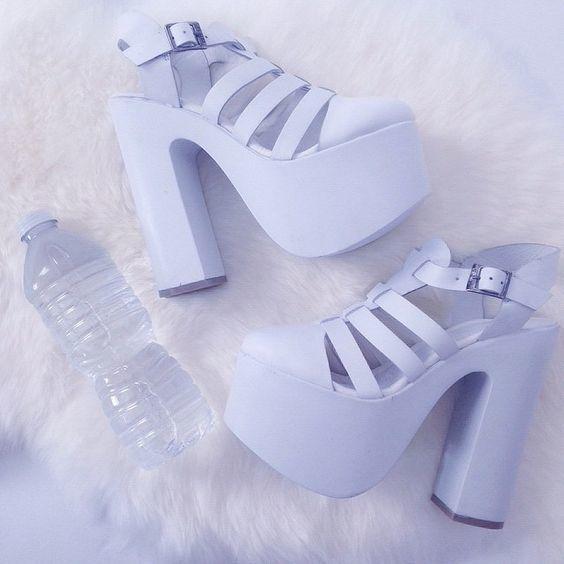 รูปภาพ:http://www.prettydesigns.com/wp-content/uploads/2016/02/Pastel-Blue-Platform.jpg