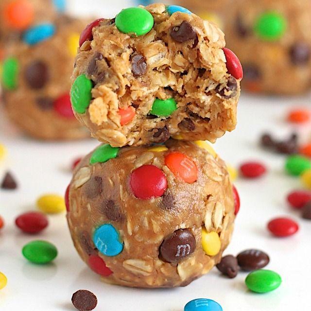 ภาพประกอบบทความ 'No-Bake Monster Cookie Balls' คุกกี้บอลแสนเริ่ด ไม่ต้องใช้เตาอบ