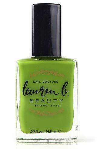 รูปภาพ:http://cdn.fashionisers.com/wp-content/uploads/2016/12/Greenery_green_nail_polishes_colors_Lauren_BBeauty_Imjuicing_nail_lacquer3.jpg