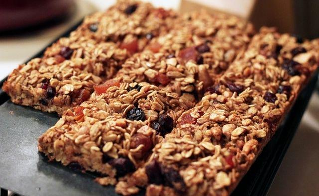 รูปภาพ:http://www.healthandtrend.com/wp-content/uploads/2015/01/granola-bars-hilight.jpg