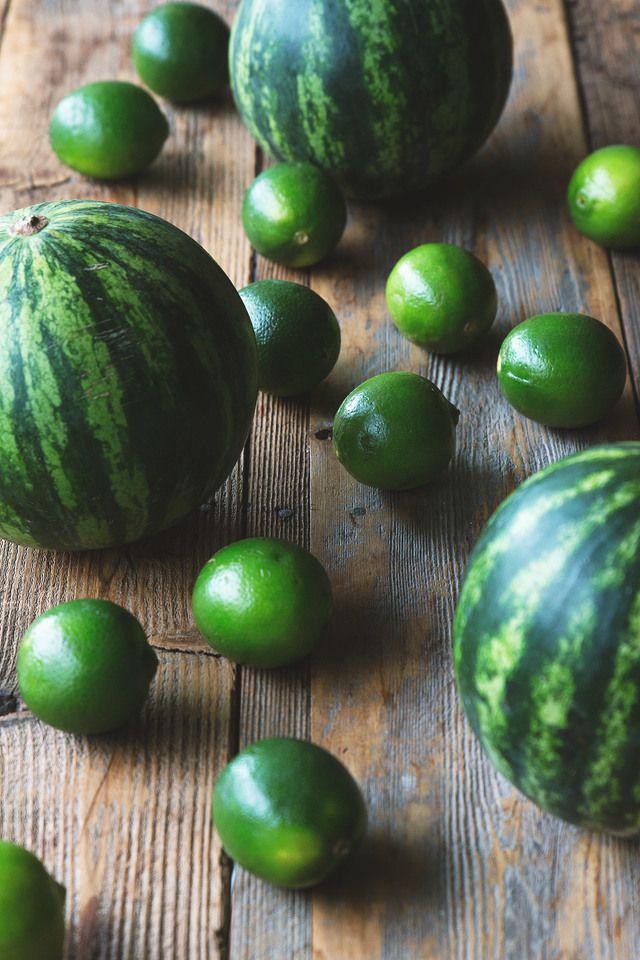 รูปภาพ:http://honestlyyum.com/wp-content/uploads/2015/06/watermelon.balsamic.cocktail.slushy.vitamix.5.1.jpg