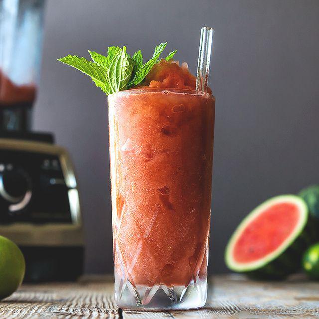 ภาพประกอบบทความ WATERMELON BALSAMIC COCKTAIL SLUSHIES ค็อกเทลรสหวานอมเปรี้ยว ไม่ว่าใครก็ต้องชอบ!!