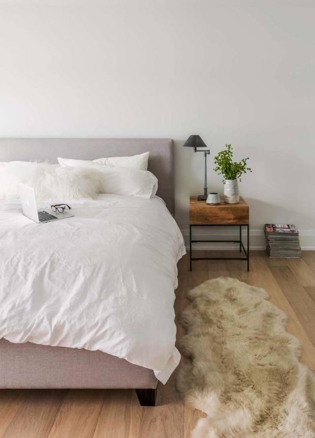 รูปภาพ:http://px7qk1cydk2369wx0227gfn1.wpengine.netdna-cdn.com/wp-content/uploads/2016/02/Scandinavian-Bedroom-Ideas-06-1-Kindesign.jpg