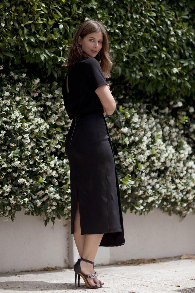 รูปภาพ:http://fashiongum.com/wp-content/uploads/2015/01/15-Ways-To-Wear-Envelope-Midi-Skirts-11.jpg