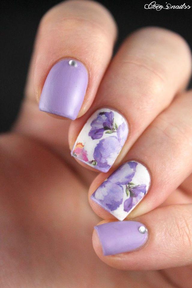 รูปภาพ:http://www.prettydesigns.com/wp-content/uploads/2015/12/White-and-Purple-Nails-1.jpg