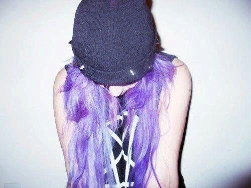 รูปภาพ:http://s8.favim.com/orig/150709/dyed-hair-girl-goth-grunge-Favim.com-2927679.jpg