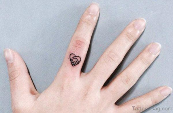 รูปภาพ:http://www.tattoosbag.com/wp-content/uploads/2016/08/Heart-Tattoo-On-Finger-WT117TB117-600x394.jpg