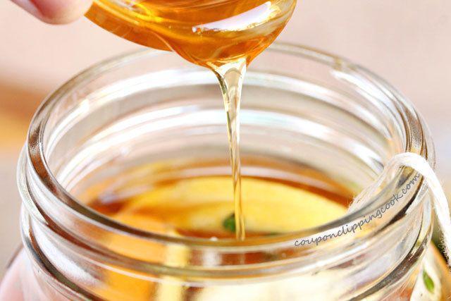 รูปภาพ:http://www.couponclippingcook.com/wp-content/uploads/2016/10/13-honey-in-tea-jar.jpg