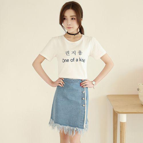 รูปภาพ:https://ae01.alicdn.com/kf/HTB1.YqIMpXXXXX.XFXXq6xXFXXXG/Denim-Skirt-2016-Summer-Korean-Fashion-Casual-Frayed-Tassel-Slim-High-Waist-Retro-Blue-Mini-Skirt.jpg