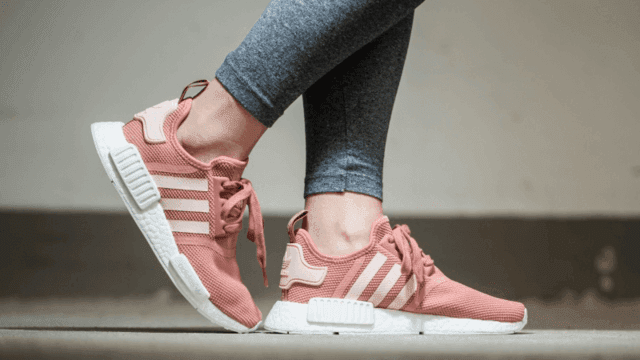 รูปภาพ:http://thesolesupplier.co.uk/wp-content/uploads/2016/06/Adidas-NMD-R1-Raw-Pink-Womens-03.png