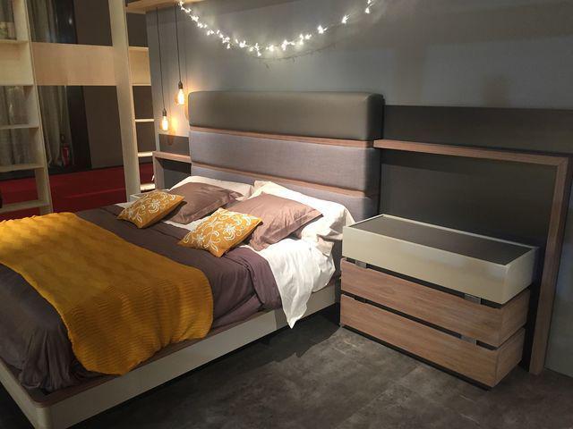 รูปภาพ:http://cdn.decoist.com/wp-content/uploads/2017/01/Wood-is-a-welcome-addition-in-the-contemporary-bedroom.jpg
