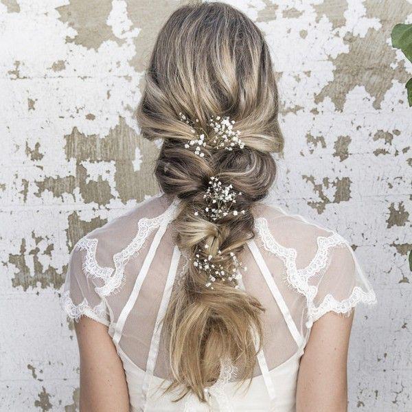 รูปภาพ:http://www.himisspuff.com/wp-content/uploads/2017/01/Long-Wedding-Hairstyles-via-Vanessa-Barney-hair-2.jpg