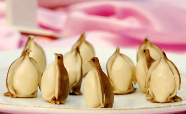 รูปภาพ:http://orientalteahouse.com.au/wp-content/uploads/2015/03/Food-Art_Penguin-Dumplings.jpg